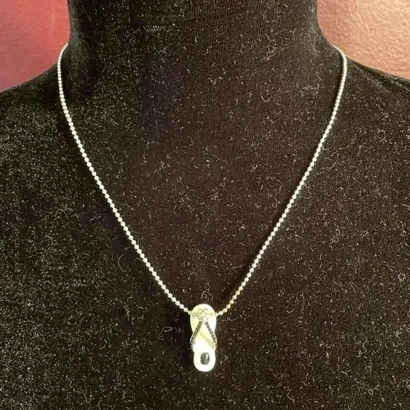 Lauren-Spencer New Flip Flop Necklace - Picture 1 of 8